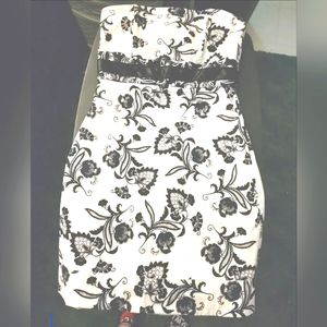 White House Black Market Dress Womens Size 4 White Black Floral Print Tube Mini
